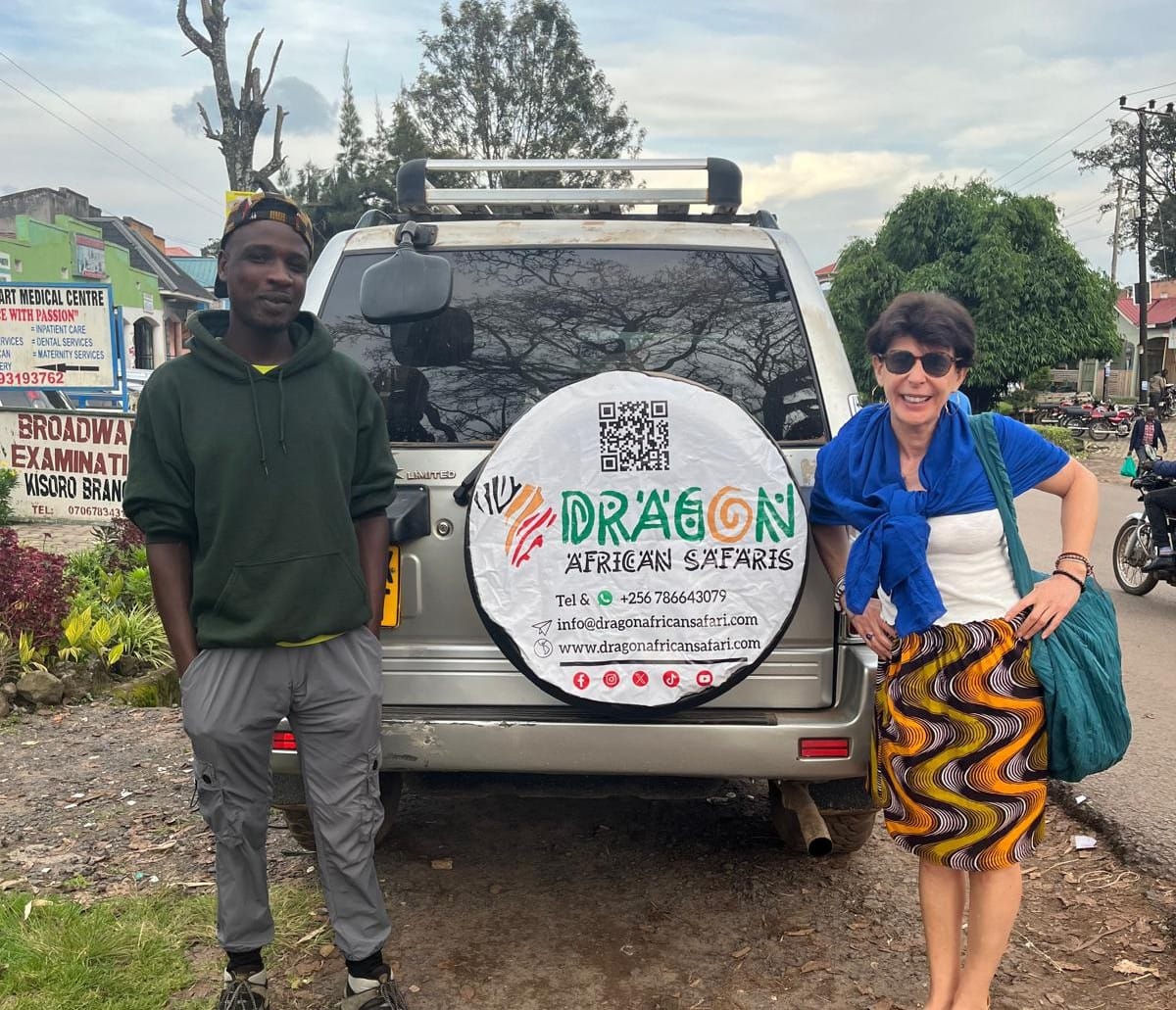 combining-lake-mutanda-boat-with-gorillas